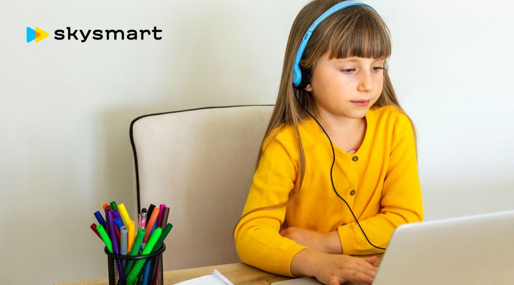 Edu skysmart student. SKYSMART преподаватели. Школа SKYSMART. СКАЙСМАРТ девочка.